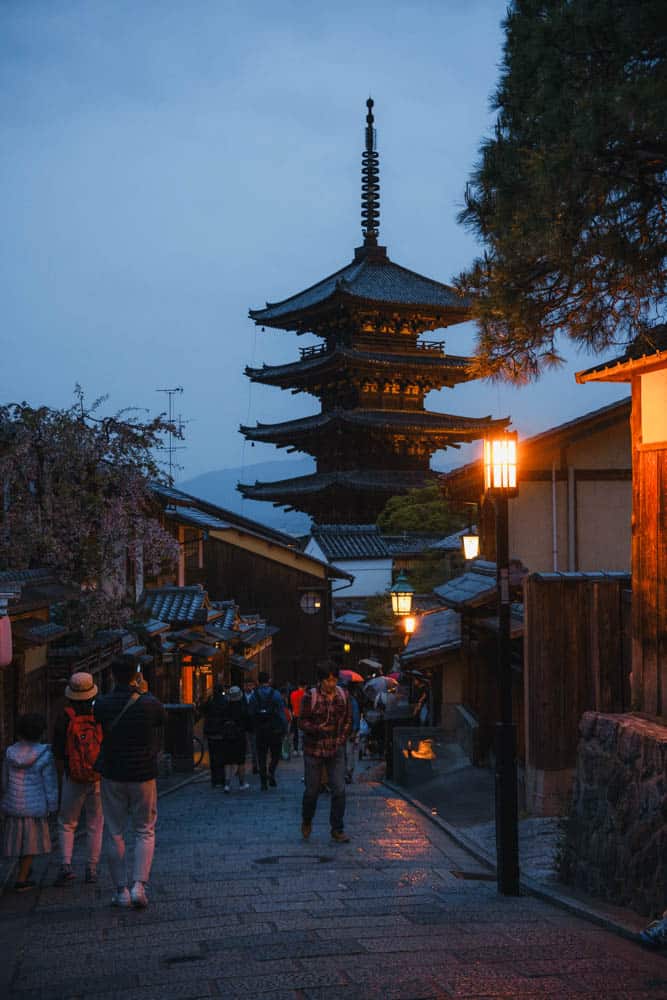 Pagoda nelle vie storiche di Kyoto