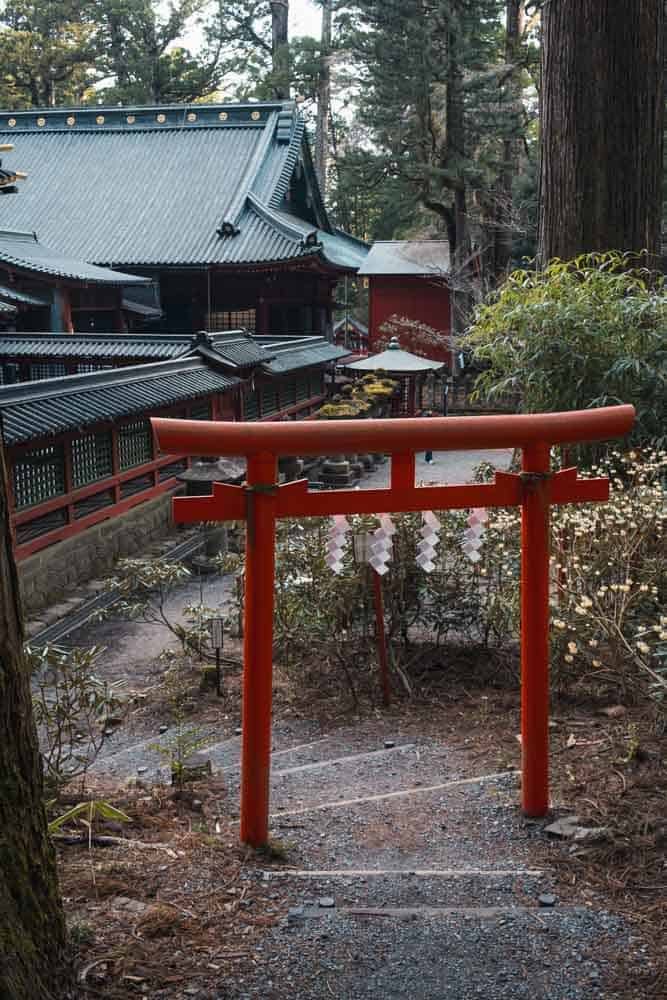 Torii rosso in uno dei templi di Nikko
