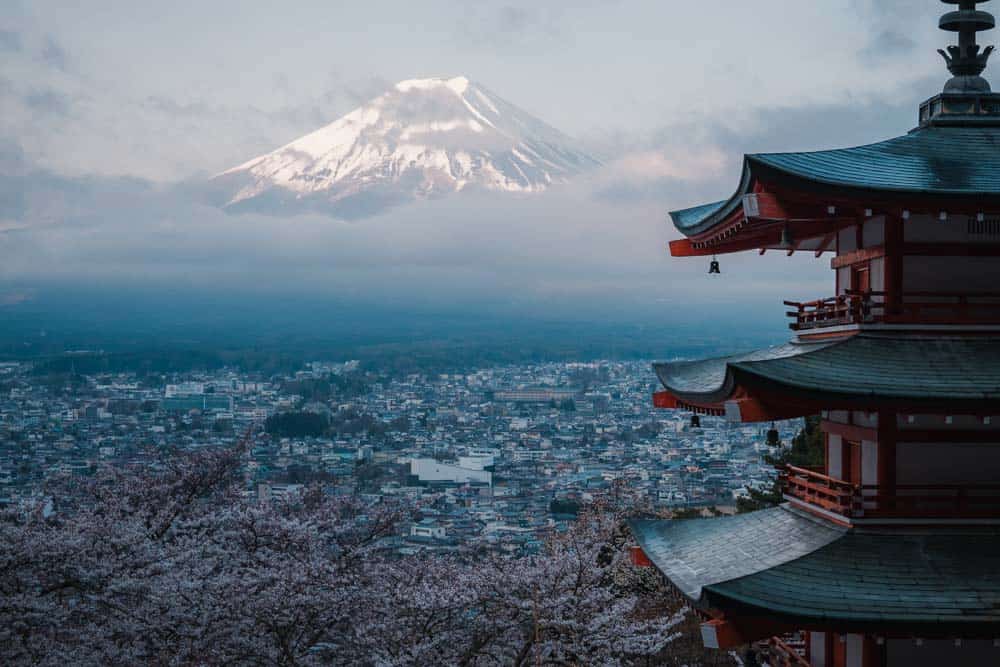 Monte Fuji e Chureito Pagoda in primavera