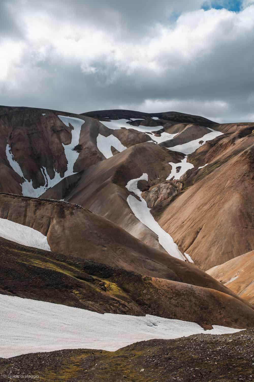 Paesaggio innevato a Landmannalaugar