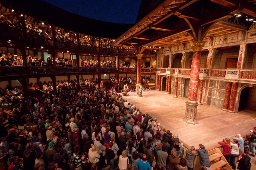 Interno del Shakespeare Globe